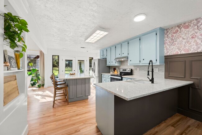 Building Photo - 8623 Miller Rd