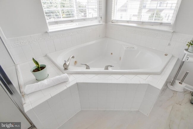 Building Photo - 115 Richard Dr SE