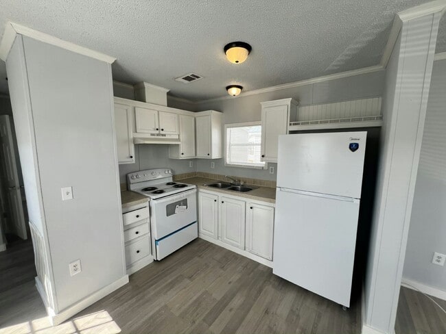 Building Photo - 133 N Anoka Ave