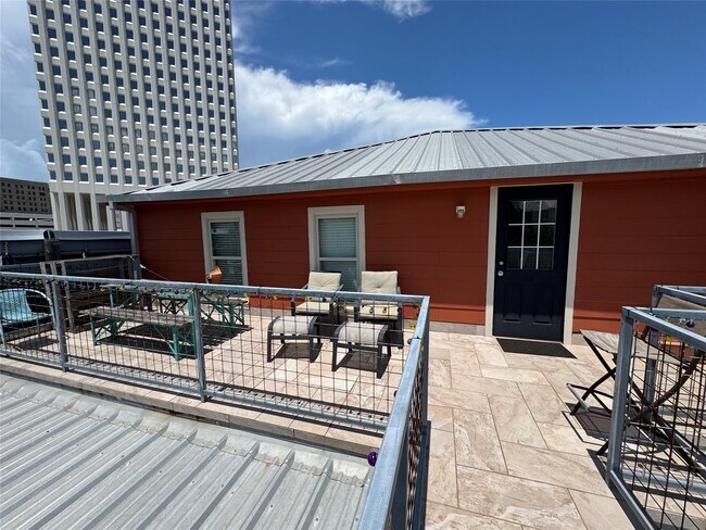 Building Photo - 1823 Market St