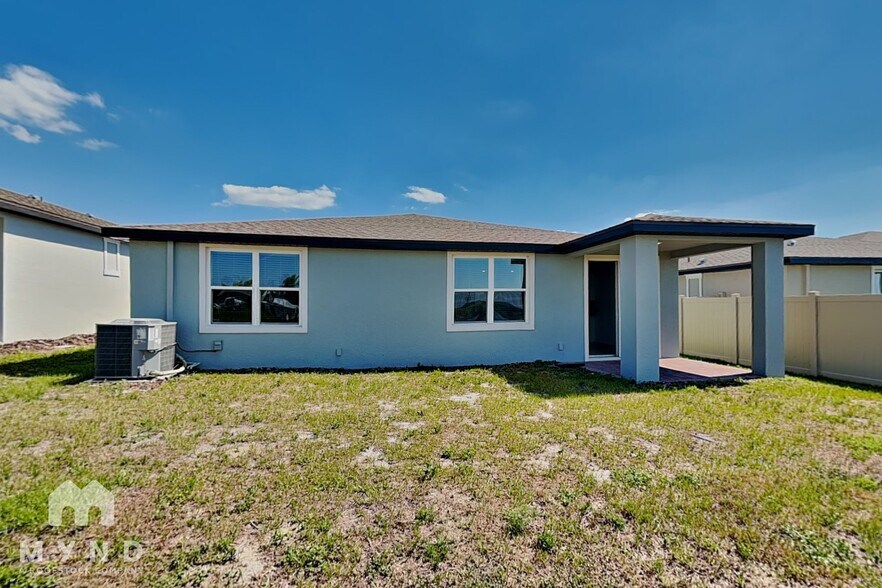 Building Photo - 796 Griffon Ave