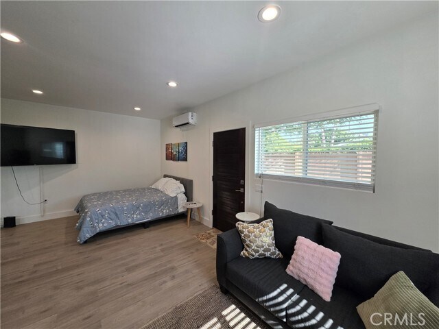 Building Photo - 6956 Glade Ave