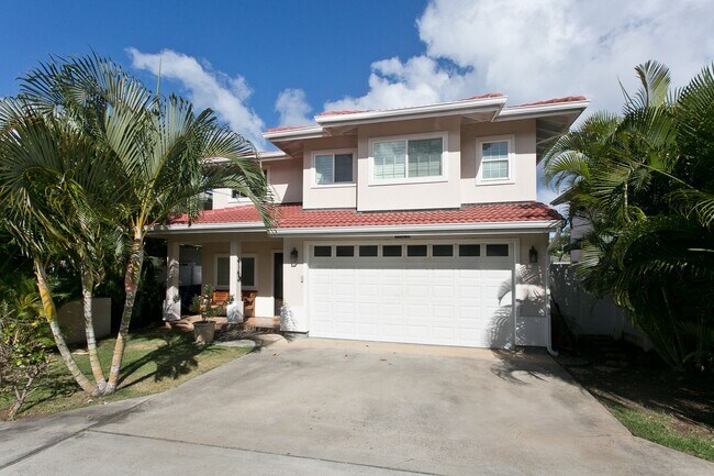 Building Photo - Diamond Head - Pet friendly - furnished 3 bedroom home with garage! Available now!
