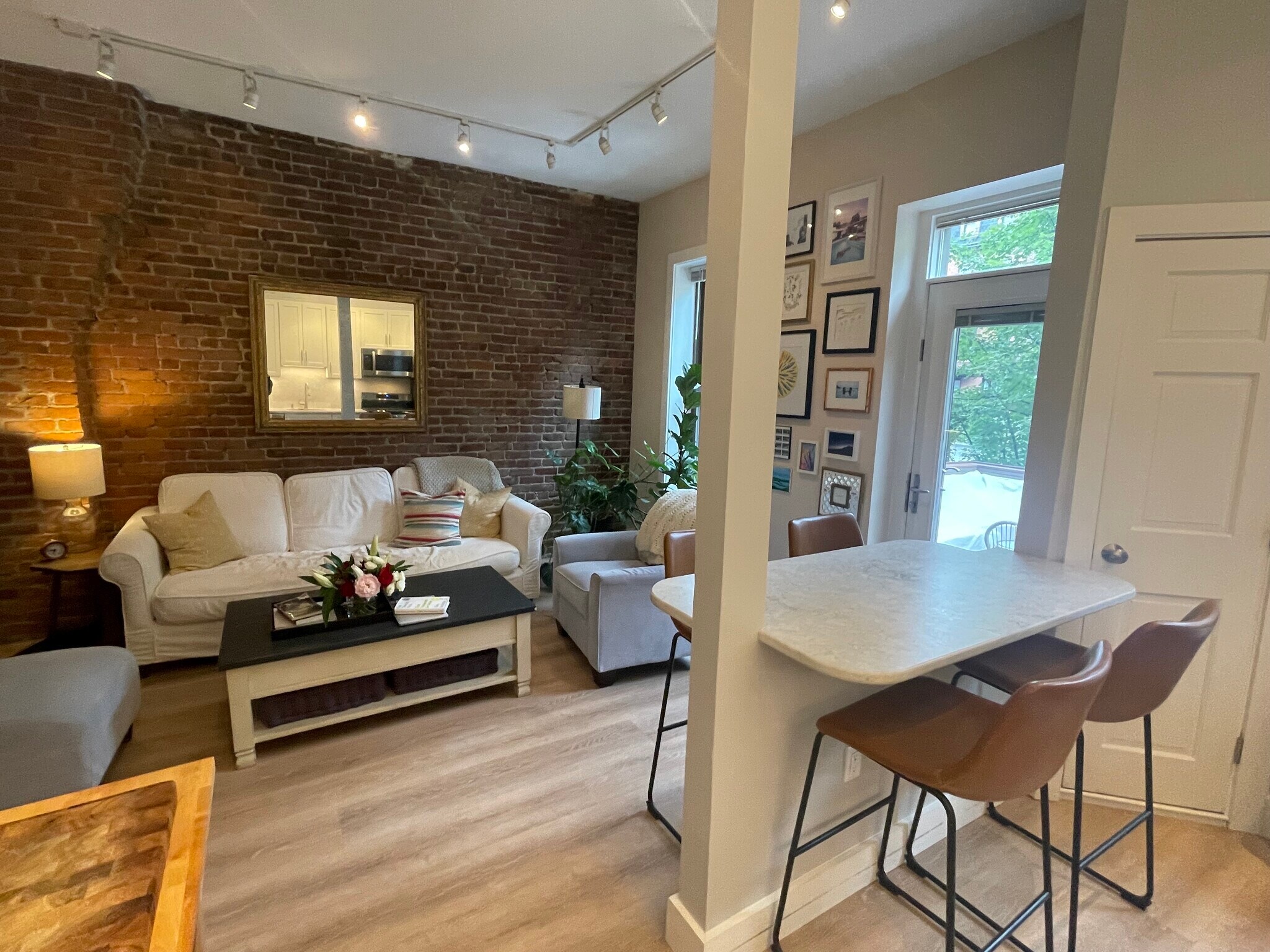 Building Photo - 18 Durham St