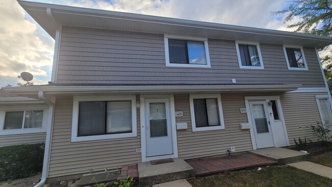 Primary Photo - 1426 Bear Flag Dr