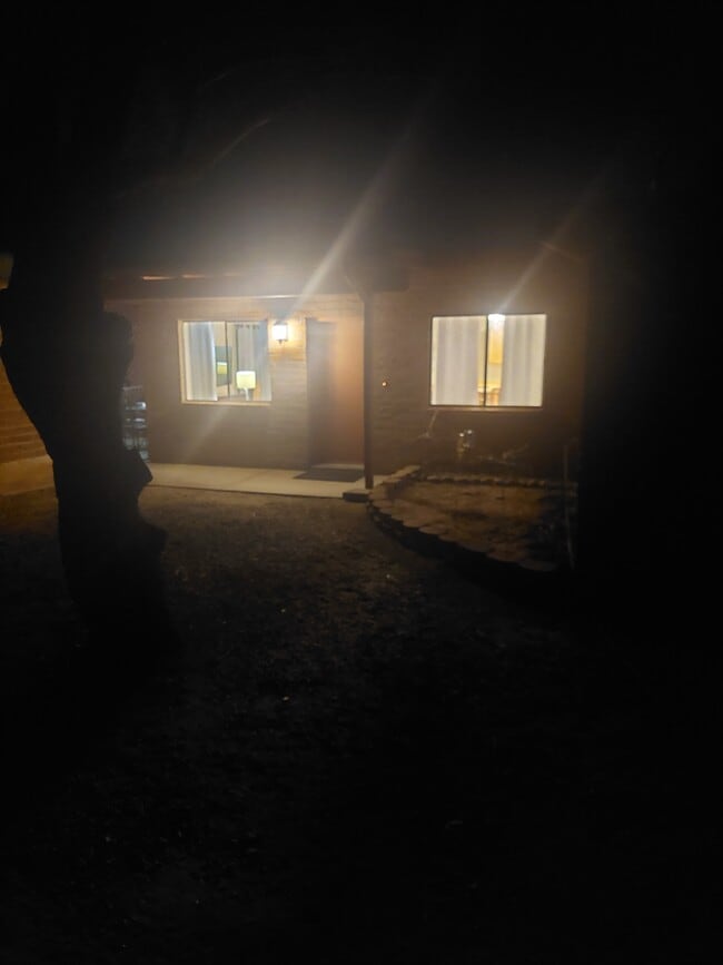 Building Photo - 9141 N Overlook Dr