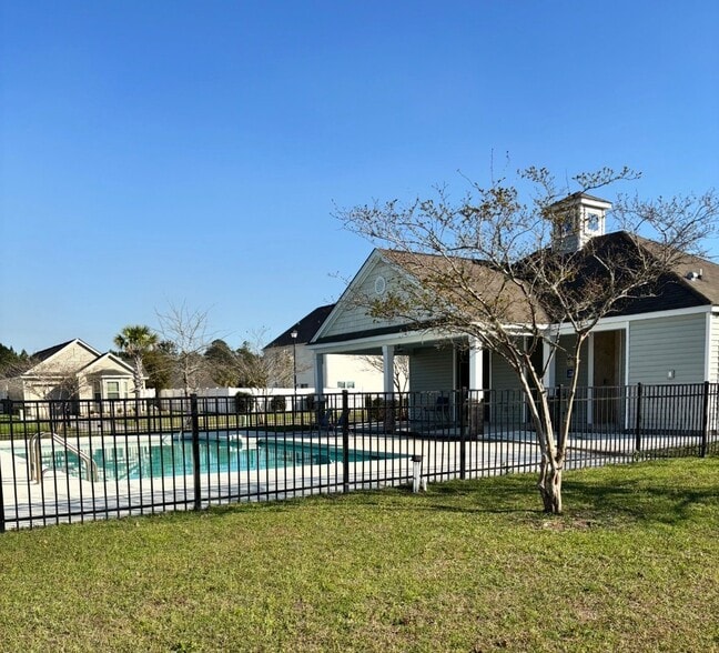 Building Photo - 417 Valdez Ct