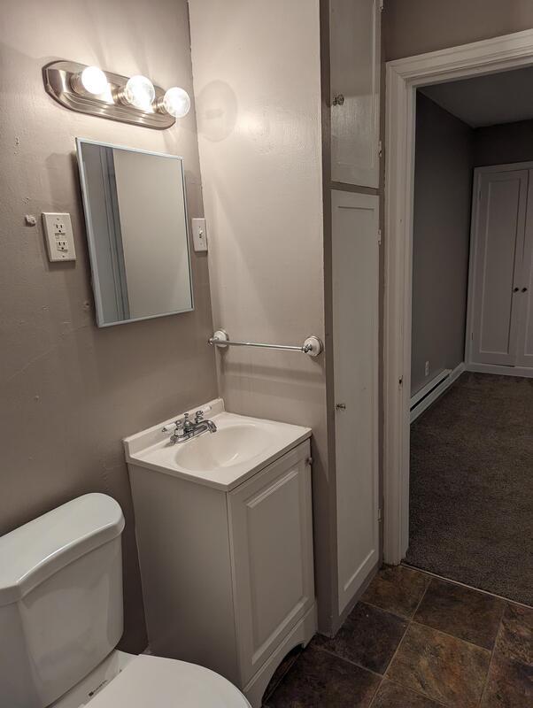 Building Photo - 213 W Vernon Ave