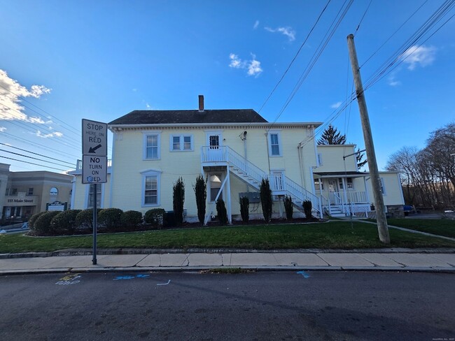 Primary Photo - 110 Main St