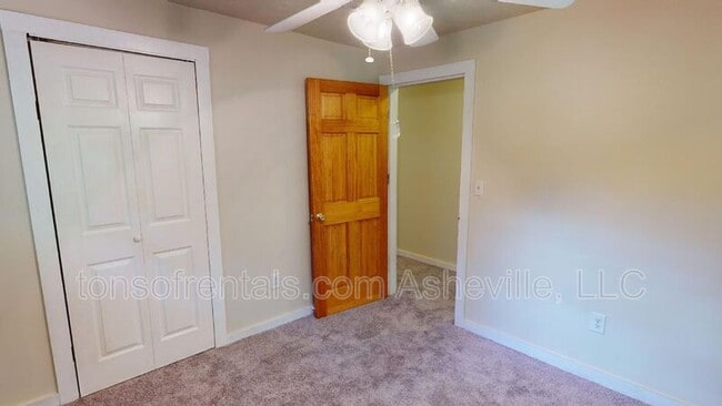 Building Photo - 420 Old Buckeye Cove Rd