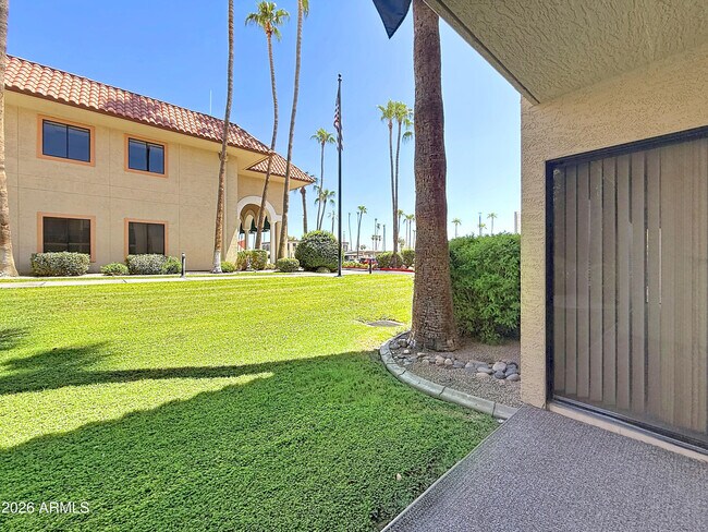 Building Photo - 10330 W Thunderbird Blvd