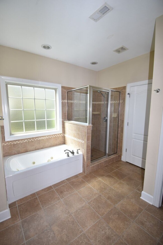 Building Photo - 3 Bedroom Pet Friendly Home For Rent Near ...