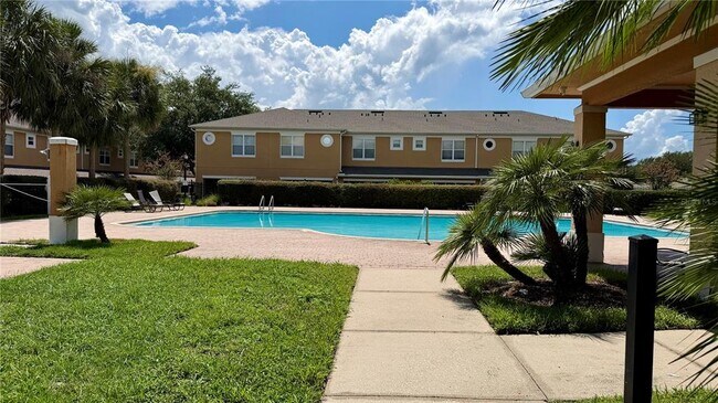 Building Photo - 326 Chelsea Dr