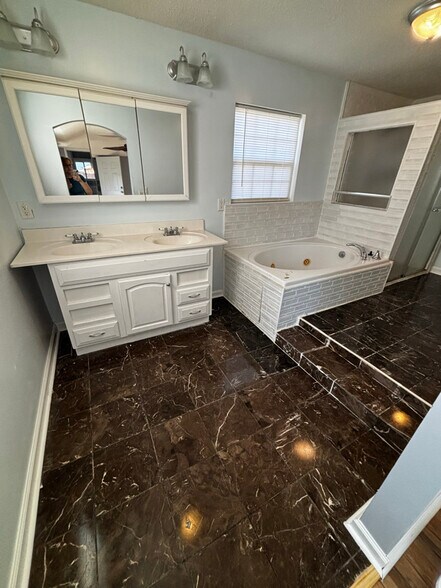 Building Photo - 1226 State Rd S-8-806