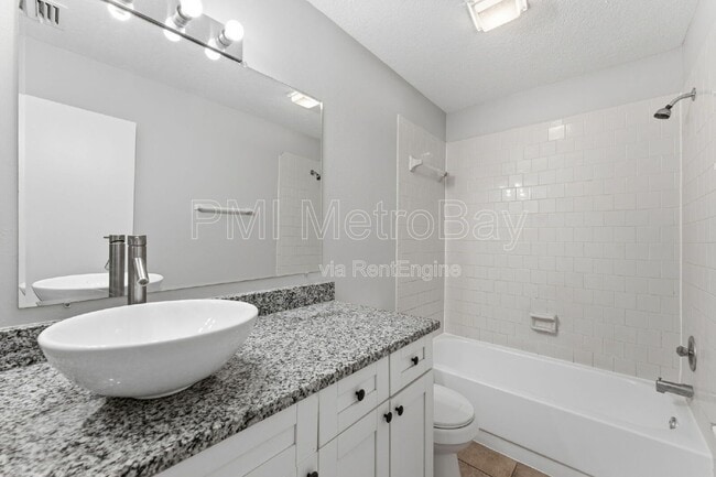Building Photo - 3306 Laurel Dale Dr