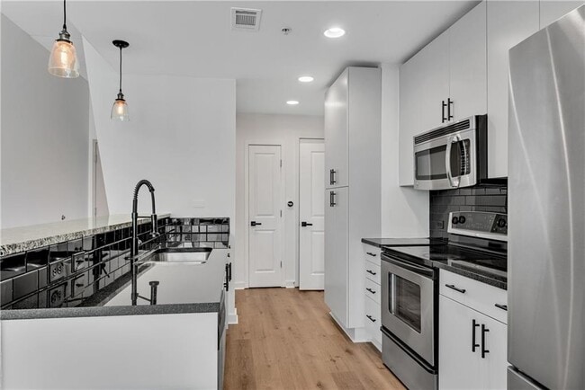 Building Photo - 860 Peachtree St NE