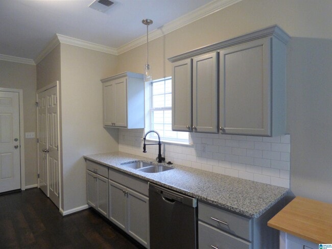 Building Photo - 951 Savannah Ln