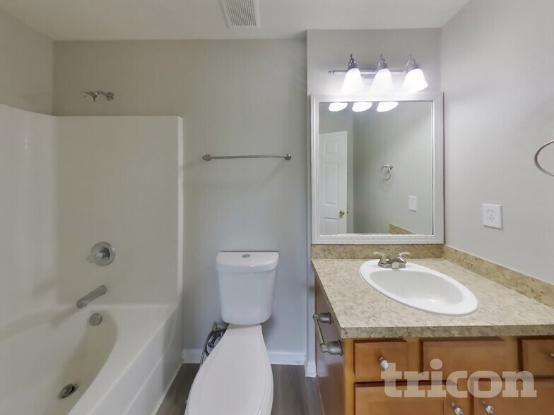 Building Photo - 12360 Anarania Dr