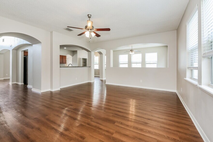 Building Photo - 2411 Watermill Dr