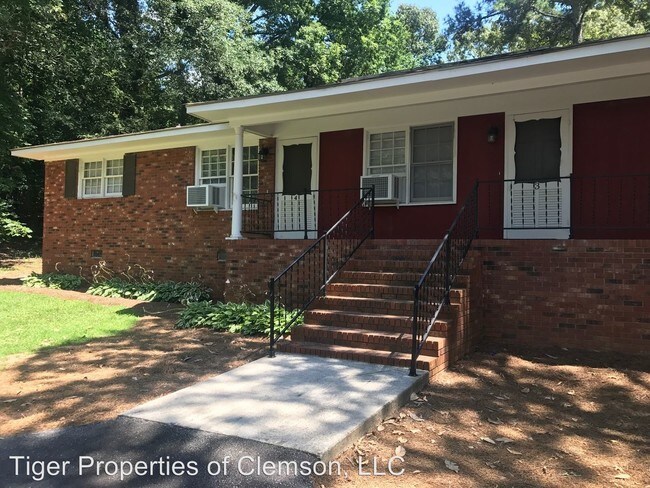 Building Photo - 218 Cochran Rd