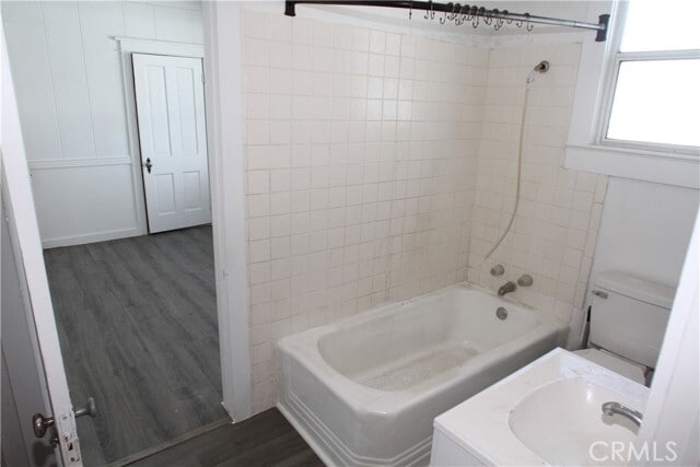 Building Photo - 412 D St