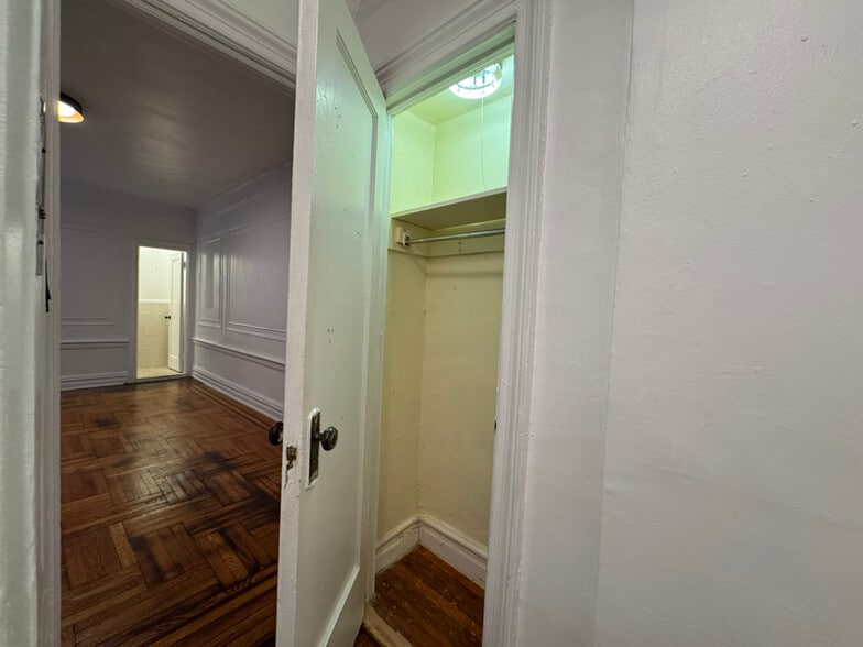 Building Photo - 377 Montgomery St