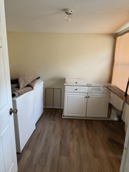 Building Photo - 3122 Moody Ave