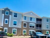 Building Photo - 10550 Baymeadows Rd