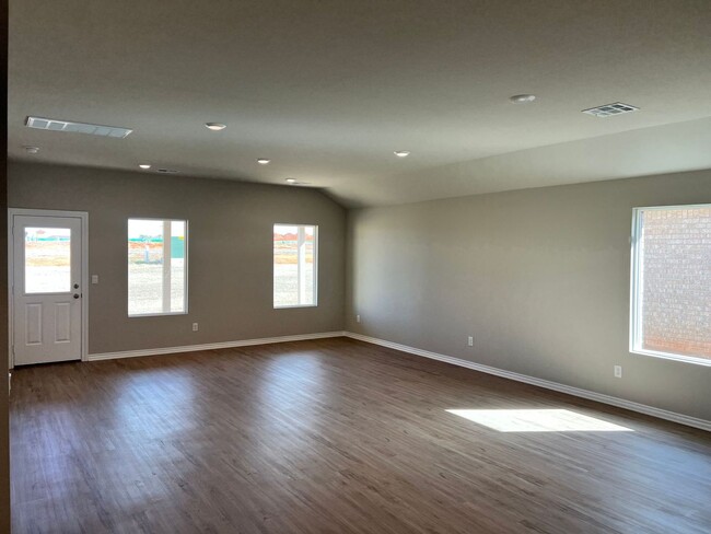 Building Photo - Beautiful Brand New 4 Bedroom Home in Must...