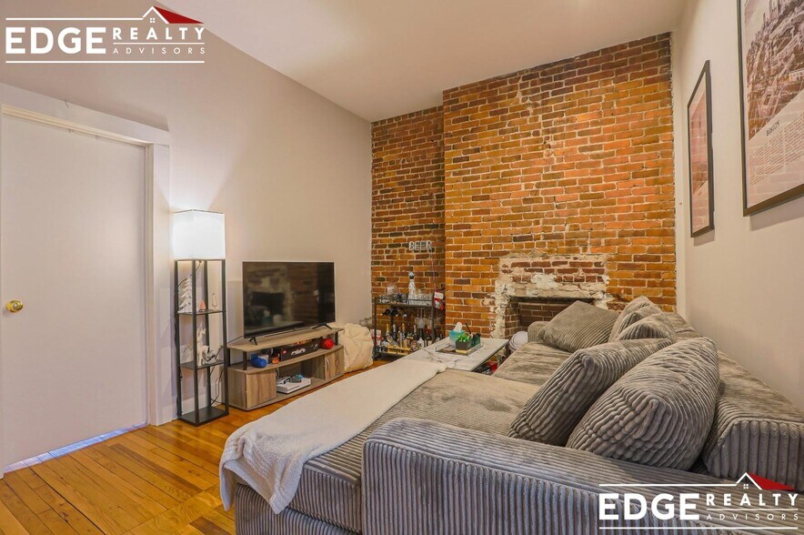 Building Photo - 11 Gorham St