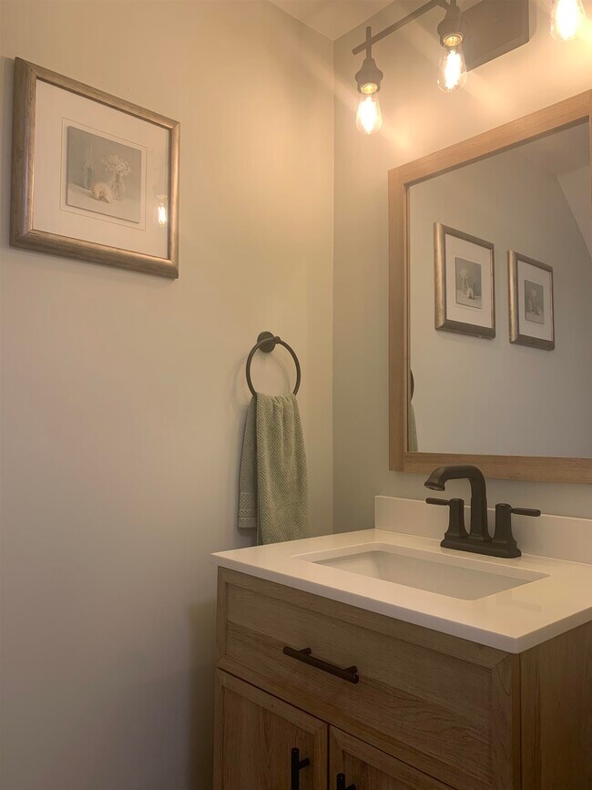 Building Photo - 508 Piscassic St