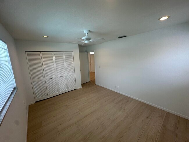 Building Photo - 11261 NW 42nd St