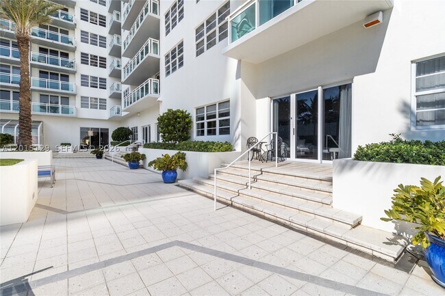 Building Photo - 6917 Collins Ave