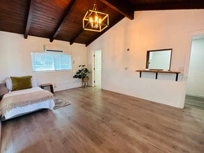 Building Photo - 2707 Cridge St