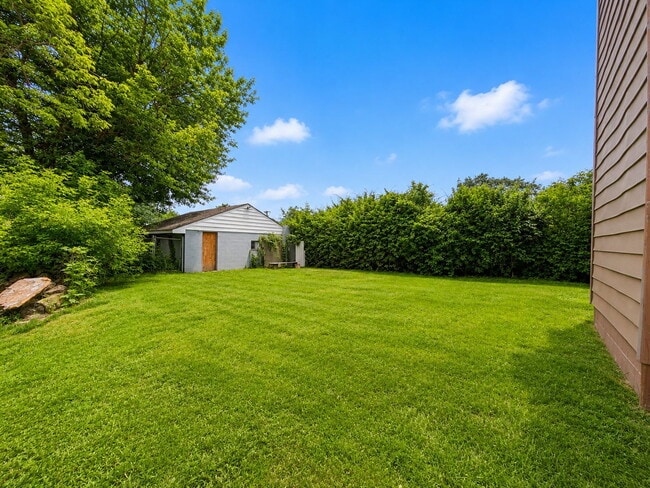 Building Photo - Affordable & Low-Maintenance 1BR Apartment – Comfortable Living Made Easy