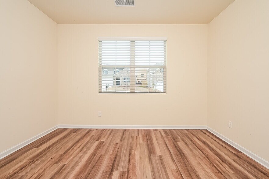 Building Photo - 441 Culloden Moor Dr