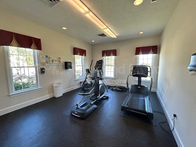 Building Photo - 2157 Kennington Pkwy N