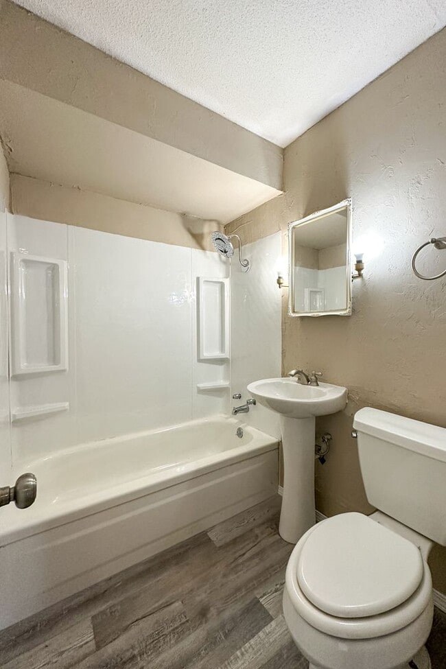 Building Photo - 972 NW 5th St