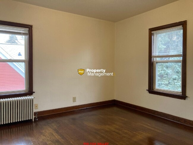 Building Photo - Cozy 2 Bed, 1 Bath Apartment in Appleton, ...