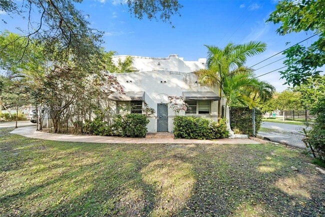 Building Photo - 3262 Elizabeth St