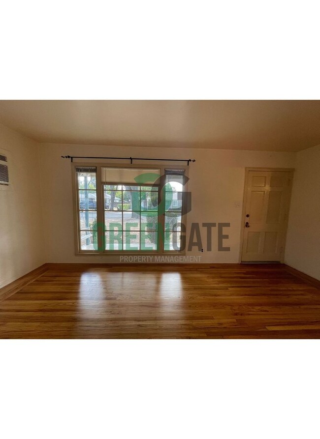 Building Photo - 3 BEDROOM 1 BATH HOME IN MODESTO!!