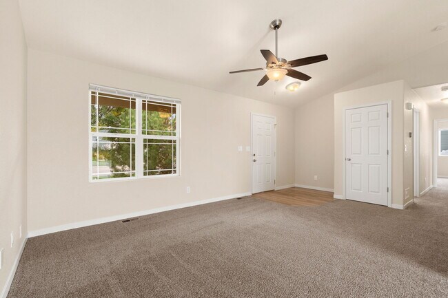 Building Photo - 3761 Mt Flora St