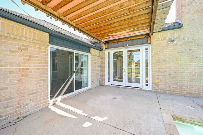 Building Photo - 414 Fox Briar Ln