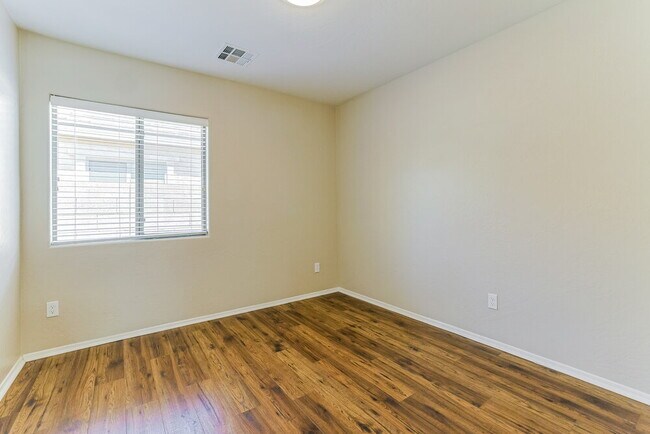 Building Photo - 22227 E Via Del Rancho Rd