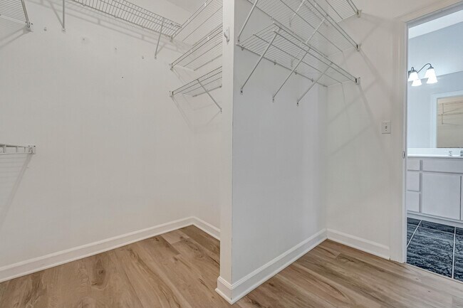 Building Photo - 114 Dana Pointe