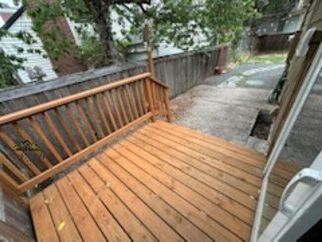 Building Photo - Charming 2 bed 2 bath home in Eugene