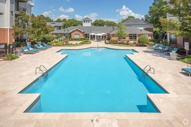 Building Photo - 9015 Kings Grant Dr