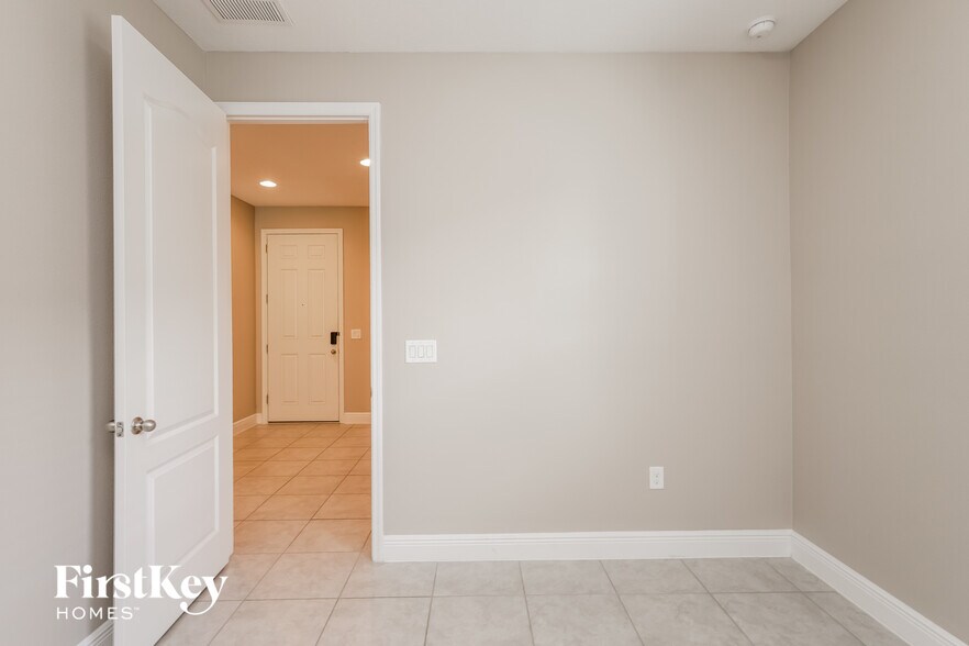 Building Photo - 1246 Stratton Ave