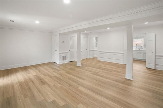 Building Photo - 460 Forestgate Ct