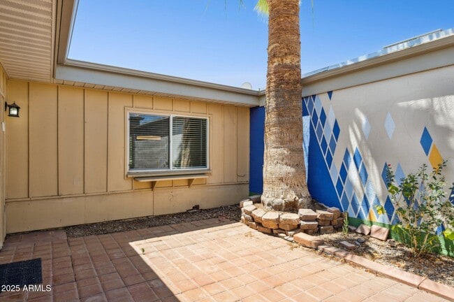 Building Photo - 8320 E Chaparral Rd